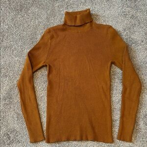 Women’s Nine West Dark Gold Turtleneck (S)
